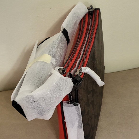 Coach Everett Crossbody In Colorblock Signature Canvas - Picture 6 of 7